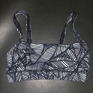 Lululemon sports bra size 2